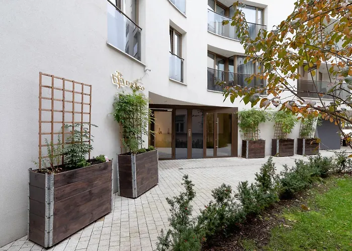 Modern Old Town Cracow By Renters Краков