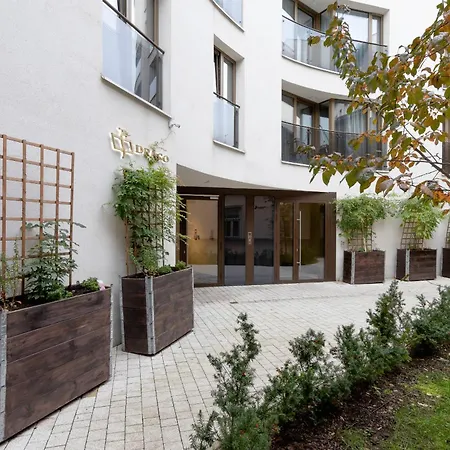 Modern Old Town Cracow By Renters Krakau