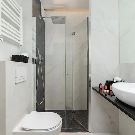 Modern Old Town Cracow By Renters